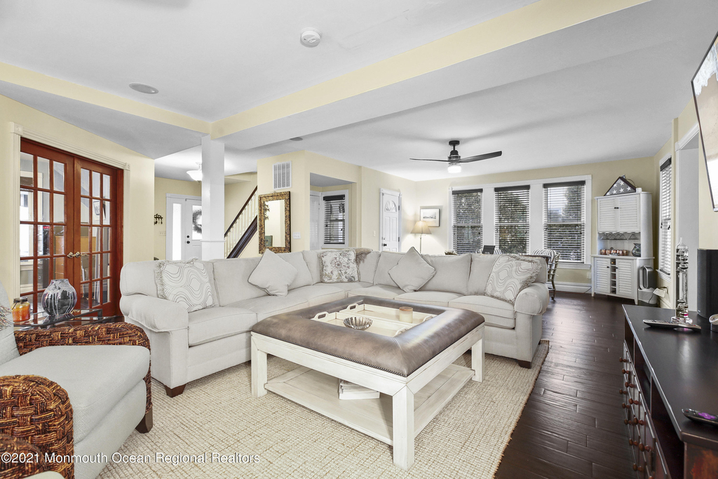 513 Ocean Park Avenue - Photo 5