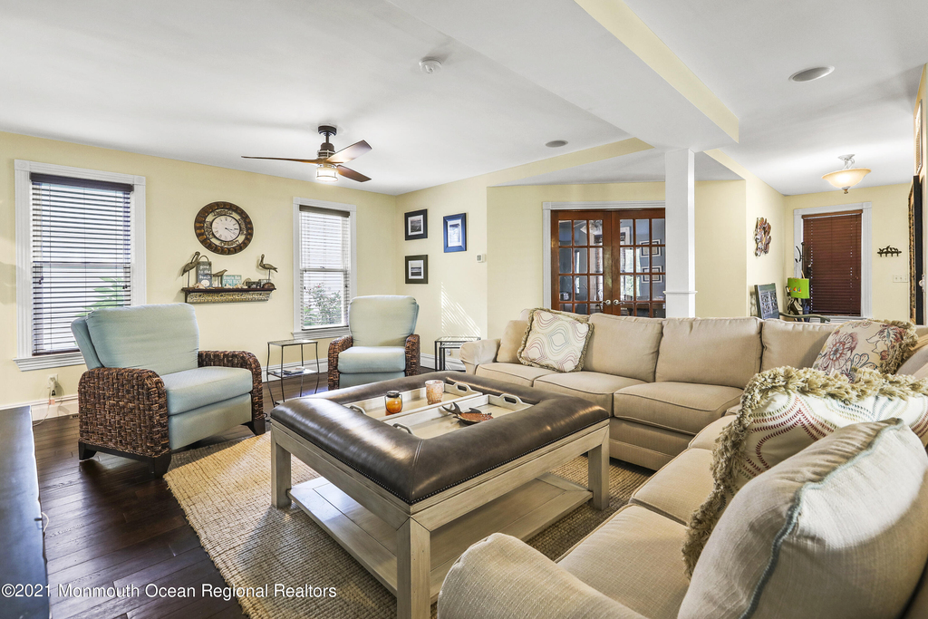513 Ocean Park Avenue - Photo 4