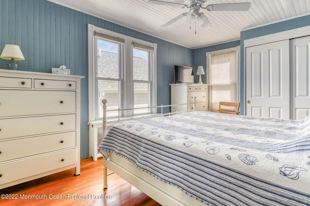 8 Surf Avenue - Photo 12