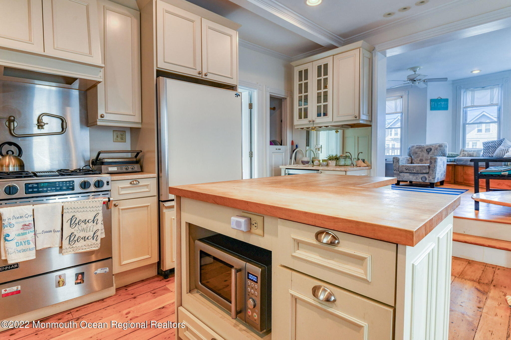 8 Surf Avenue - Photo 8