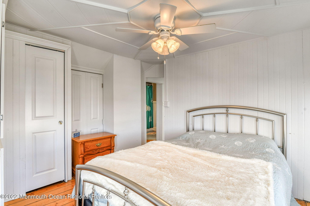 8 Surf Avenue - Photo 17