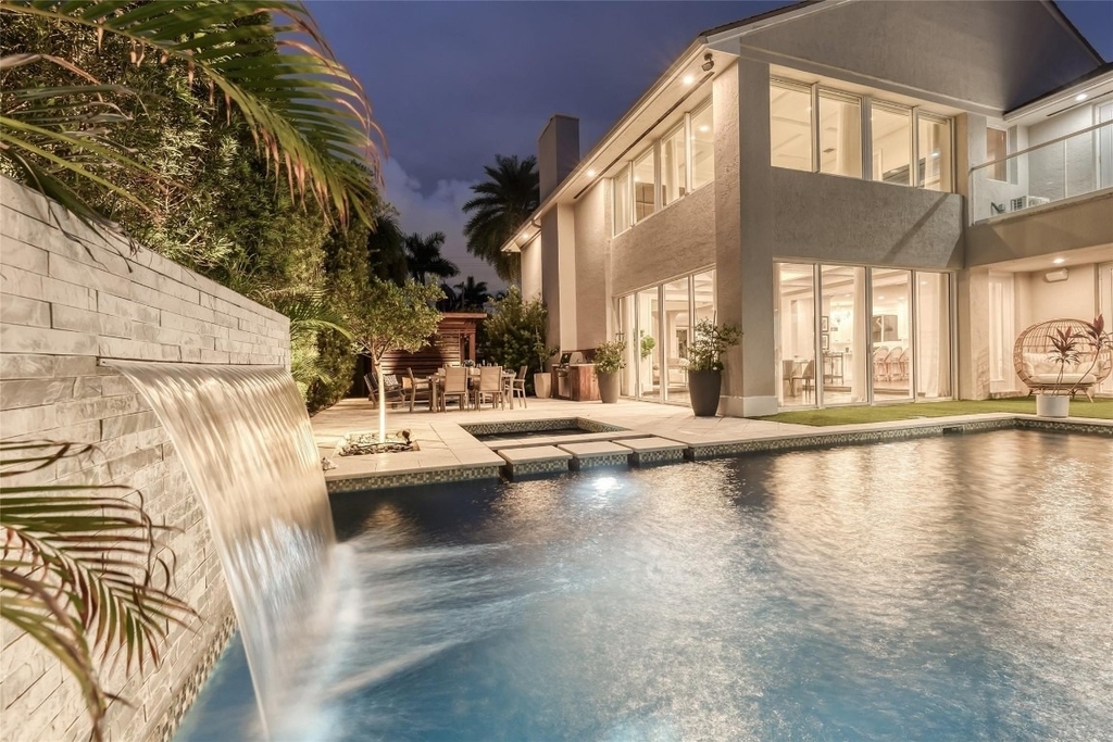 524 Poinciana Drive - Photo 0