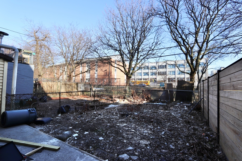 1114 Halsey Street - Photo 12