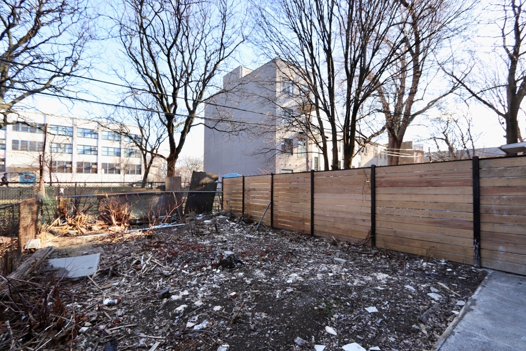 1114 Halsey Street - Photo 13