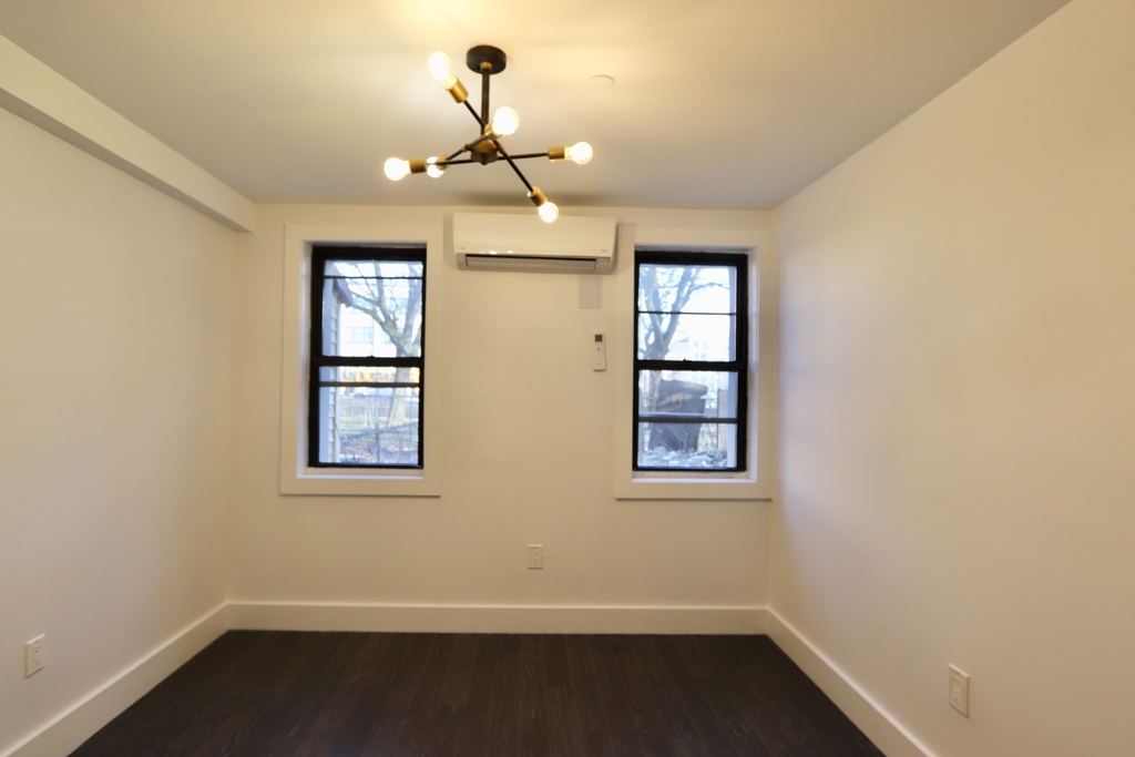 1114 Halsey Street - Photo 3