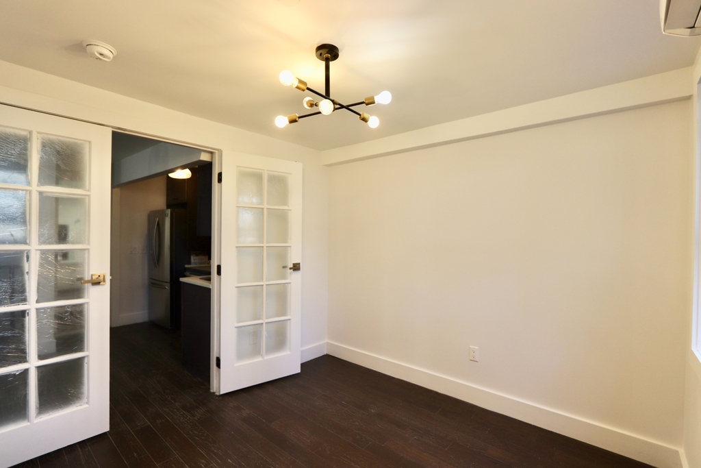 1114 Halsey Street - Photo 6
