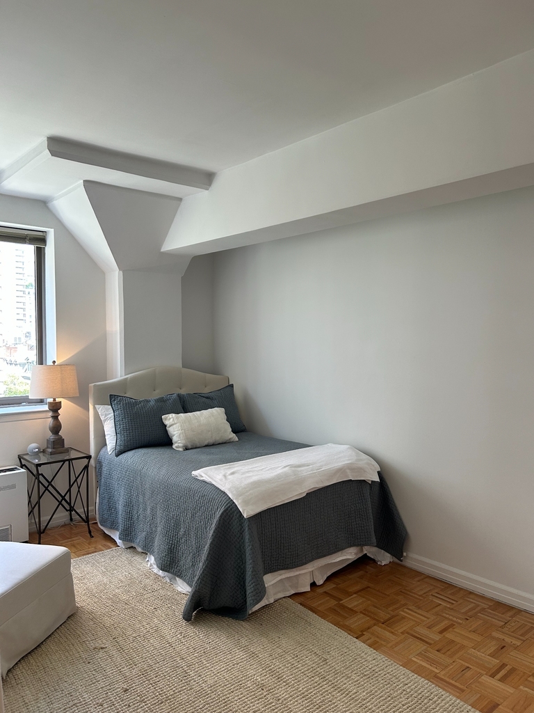 201 East 69th Street - Photo 13