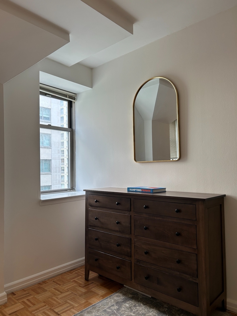 201 East 69th Street - Photo 11