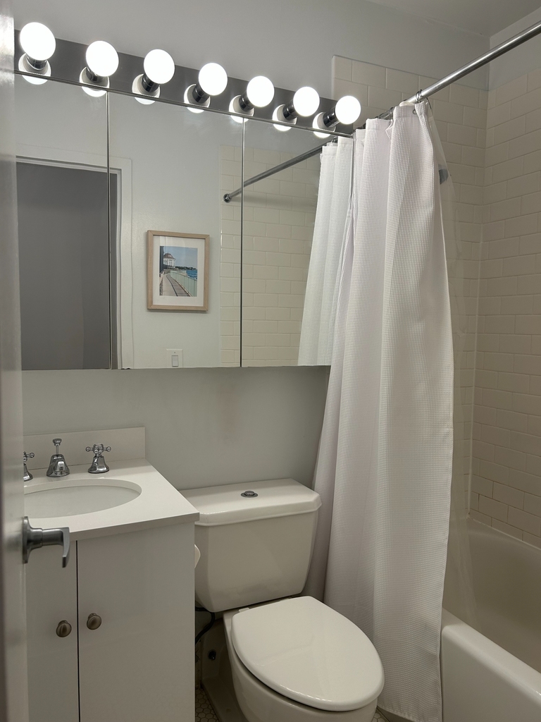 201 East 69th Street - Photo 12