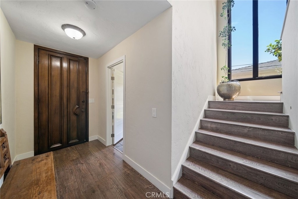 215 Monterey Drive - Photo 3
