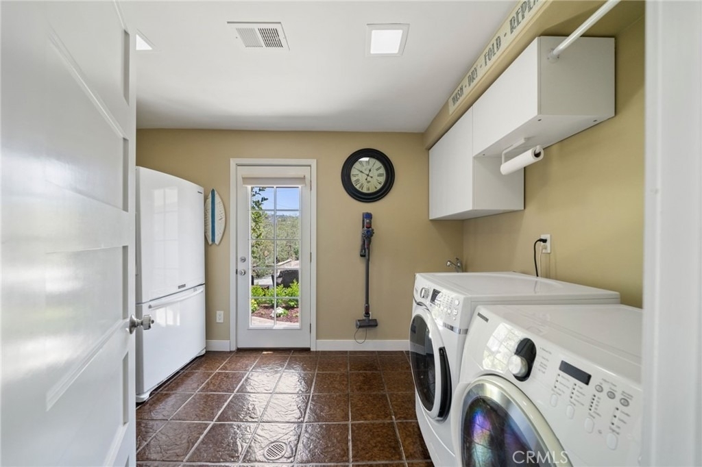 215 Monterey Drive - Photo 2