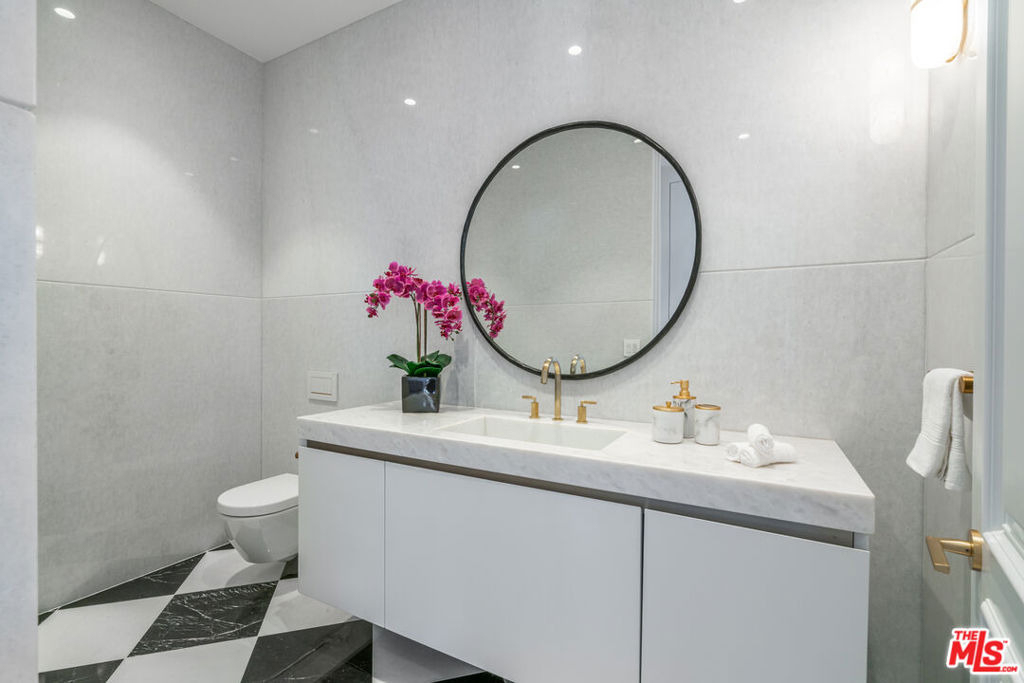 611 N Hillcrest Road - Photo 8