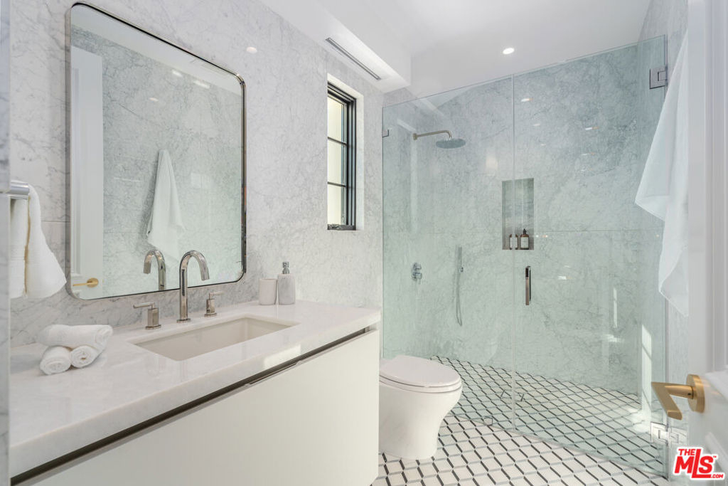 611 N Hillcrest Road - Photo 49