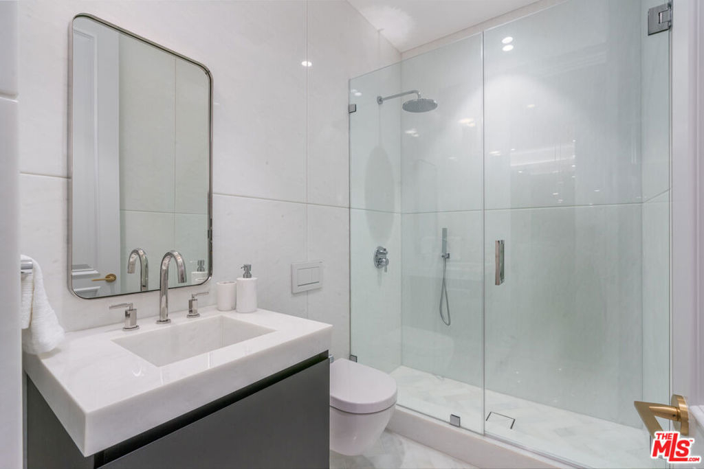 611 N Hillcrest Road - Photo 32