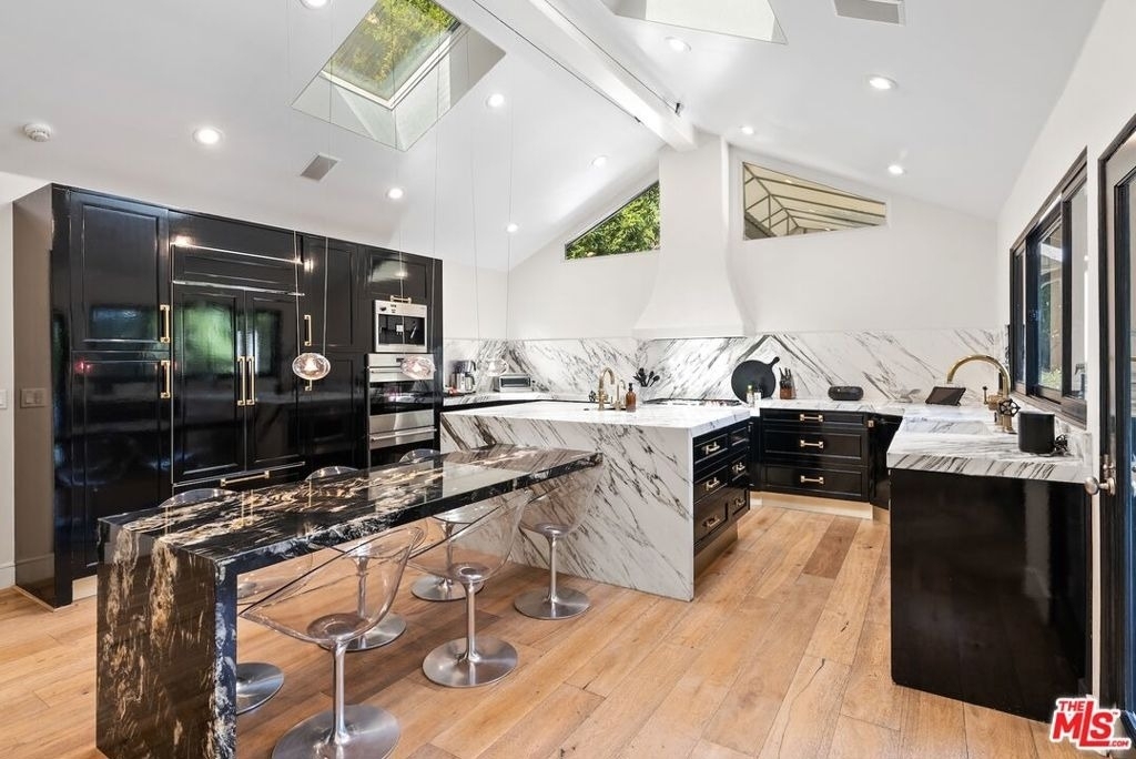 1615 Marmont Avenue - Photo 6