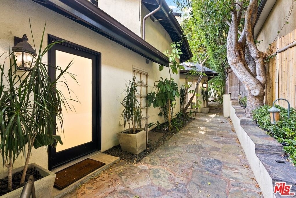 1615 Marmont Avenue - Photo 4