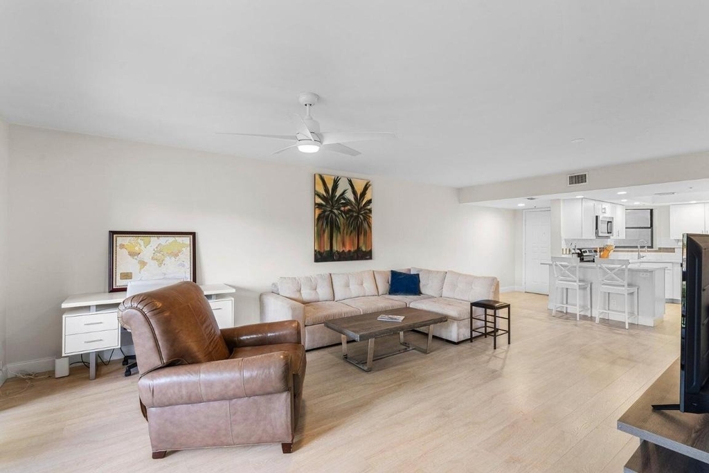 700 Uno Lago Drive - Photo 3