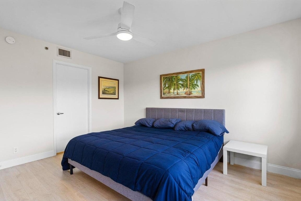700 Uno Lago Drive - Photo 7