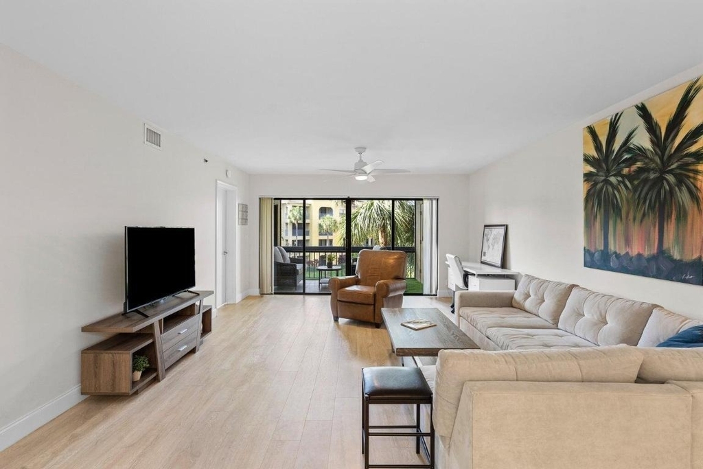 700 Uno Lago Drive - Photo 1