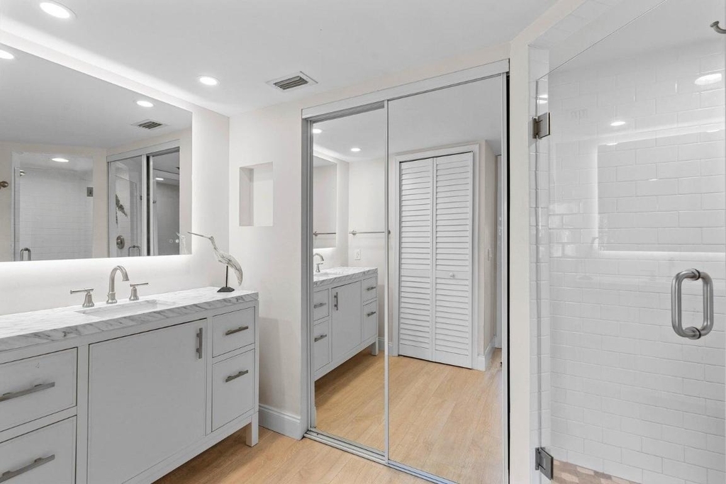 700 Uno Lago Drive - Photo 8