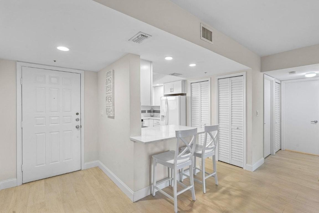 700 Uno Lago Drive - Photo 6