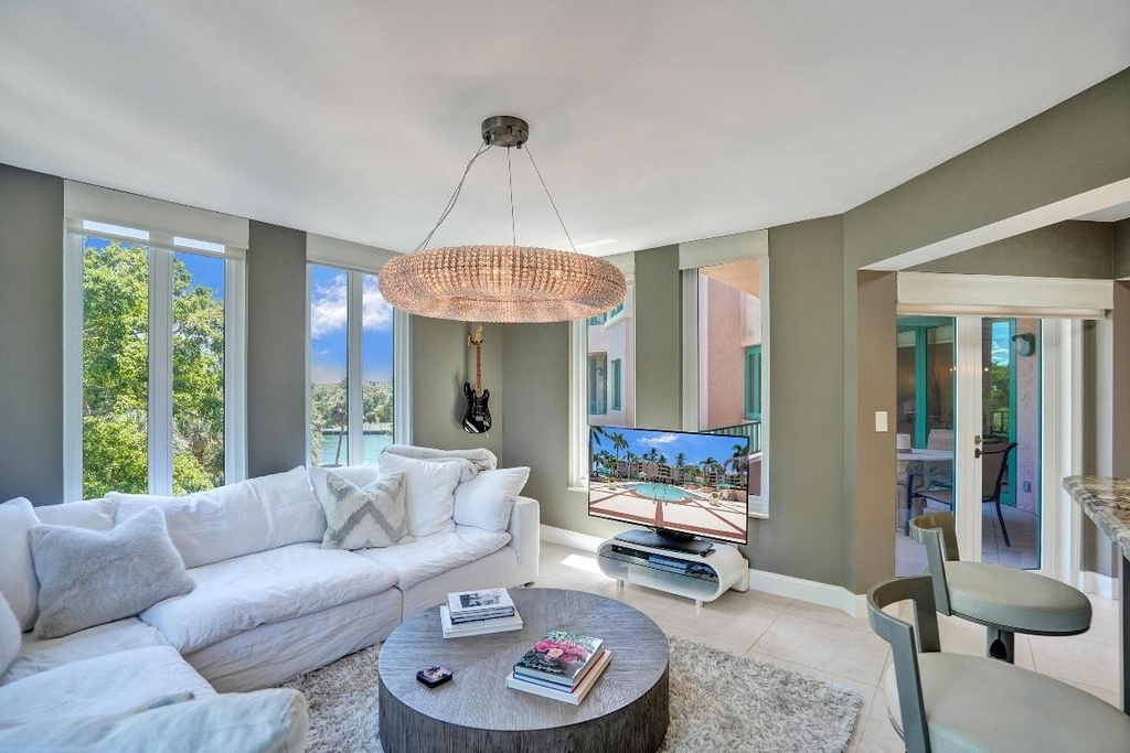 100 Se 5th Avenue - Photo 2