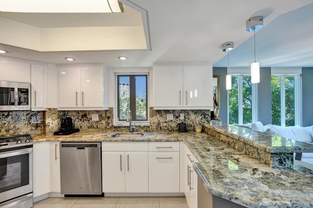 100 Se 5th Avenue - Photo 7