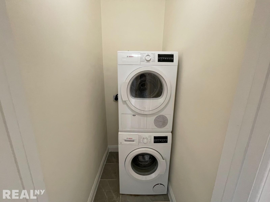 166 2nd Ave - Photo 4