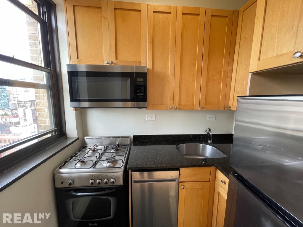 166 2nd Ave - Photo 3