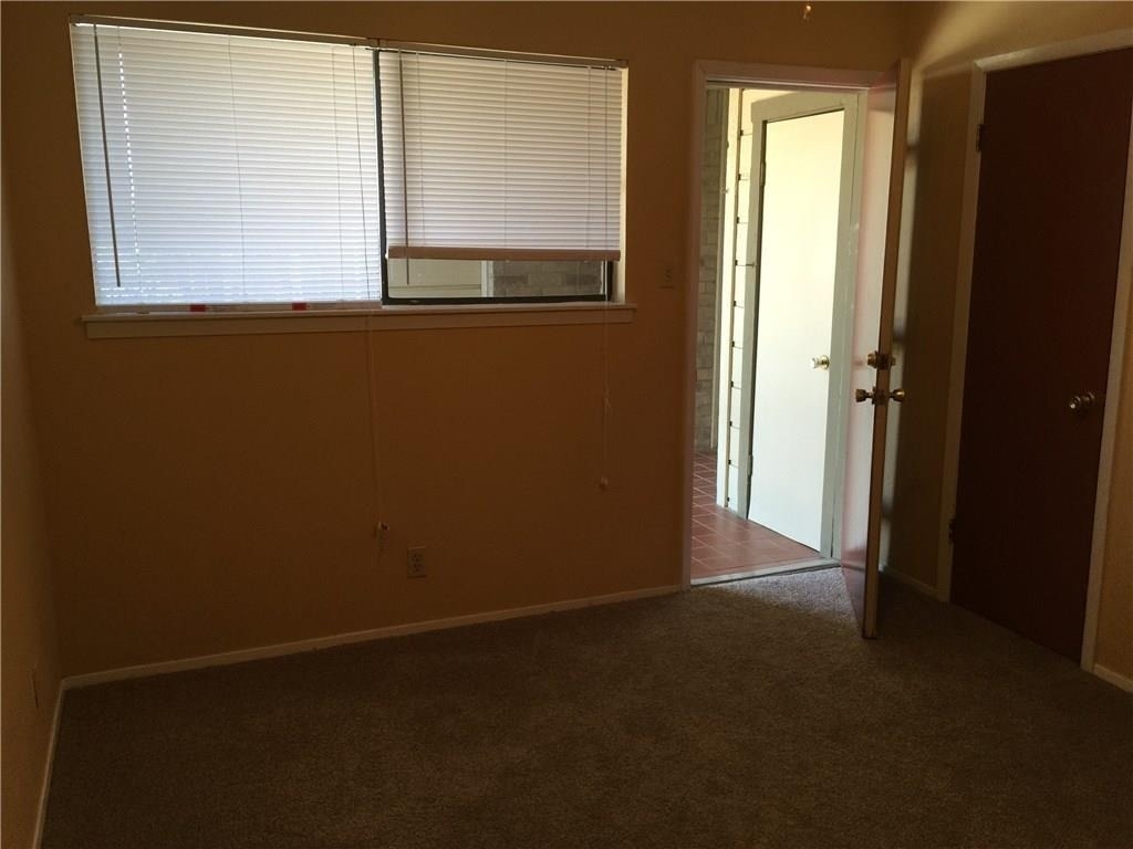 3000 Guadalupe St - Photo 2
