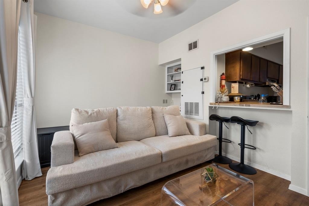 3000 Guadalupe St - Photo 3