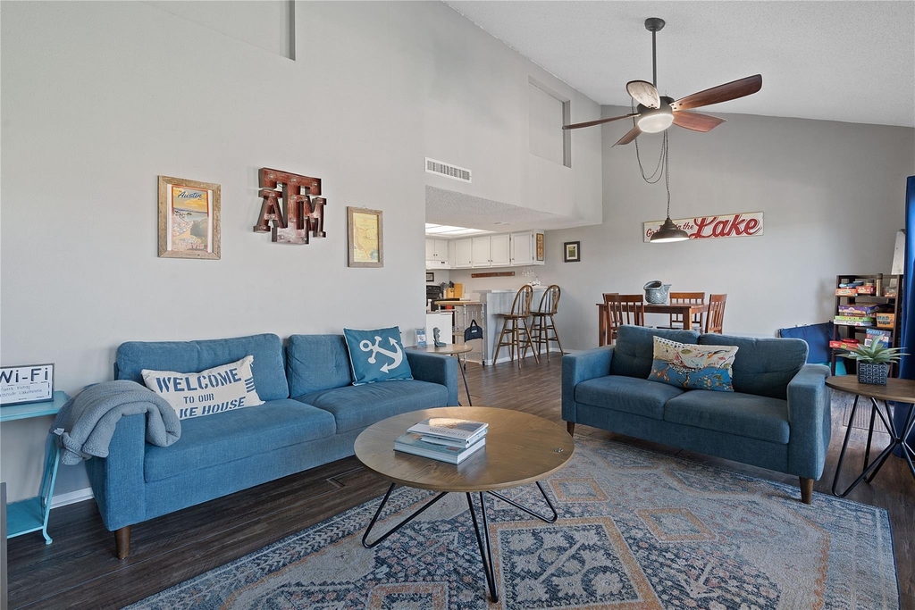 111 Comanche Pt - Photo 5