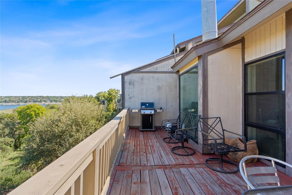 111 Comanche Pt - Photo 7