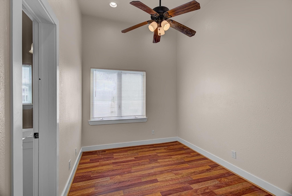 1017 11th Street - Photo 10