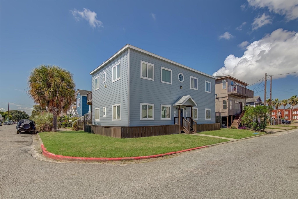 1017 11th Street - Photo 2