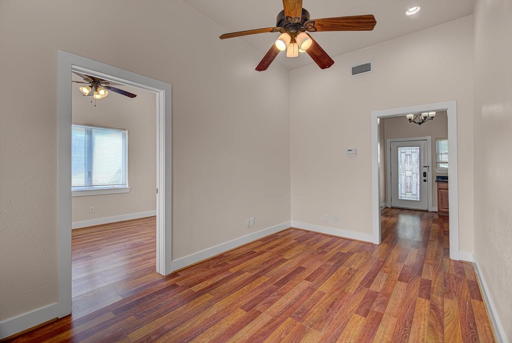 1017 11th Street - Photo 6