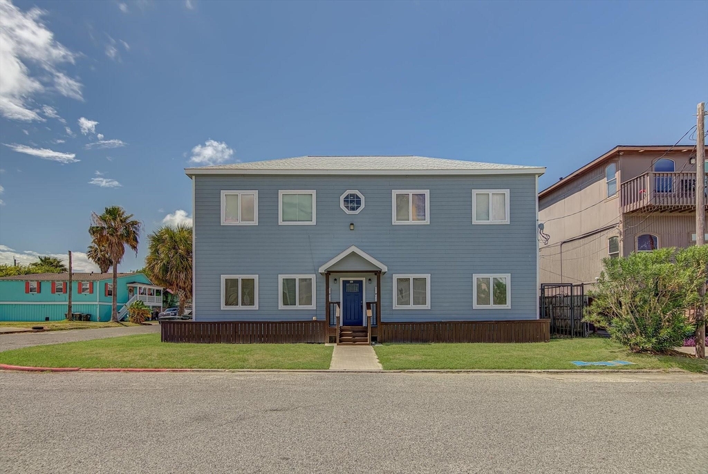 1017 11th Street - Photo 0
