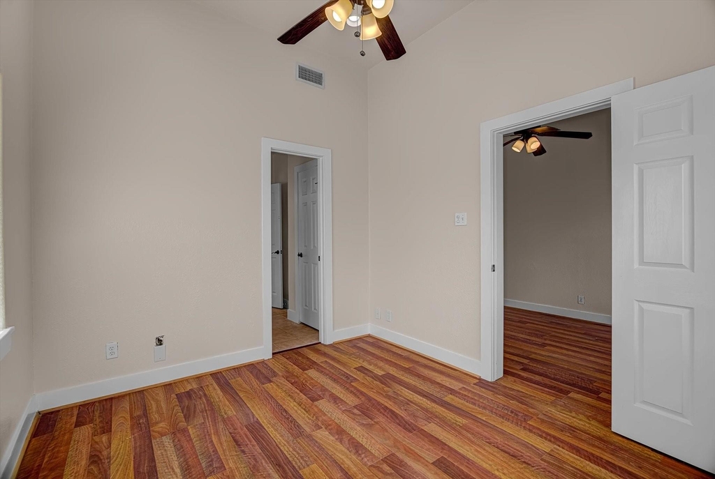 1017 11th Street - Photo 16