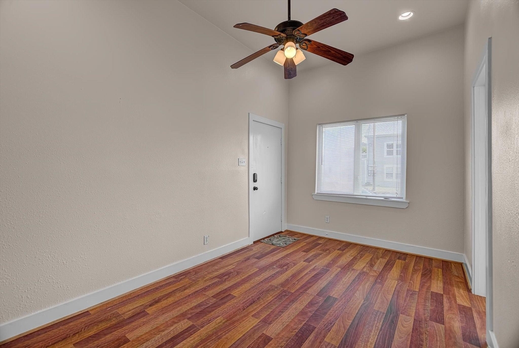 1017 11th Street - Photo 4