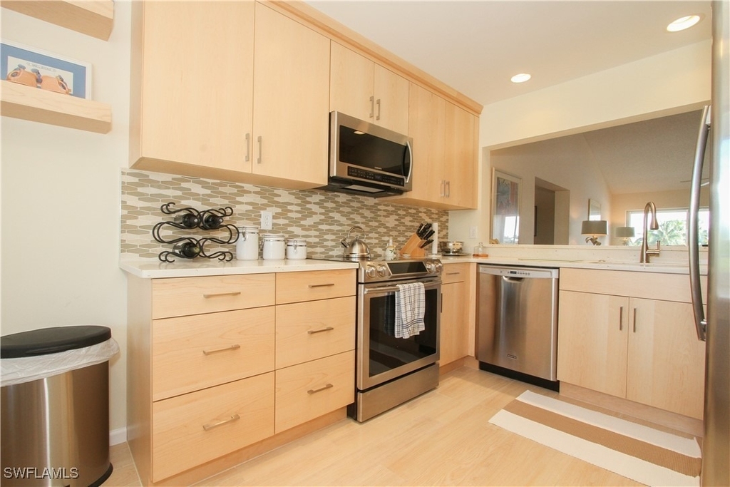 10686 Gulf Shore Drive - Photo 3