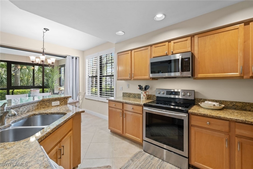 27190 Oakwood Lake Drive - Photo 10