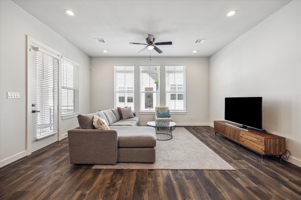 5723 White Magnolia Street - Photo 1