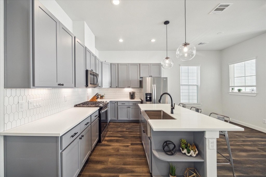 5723 White Magnolia Street - Photo 4