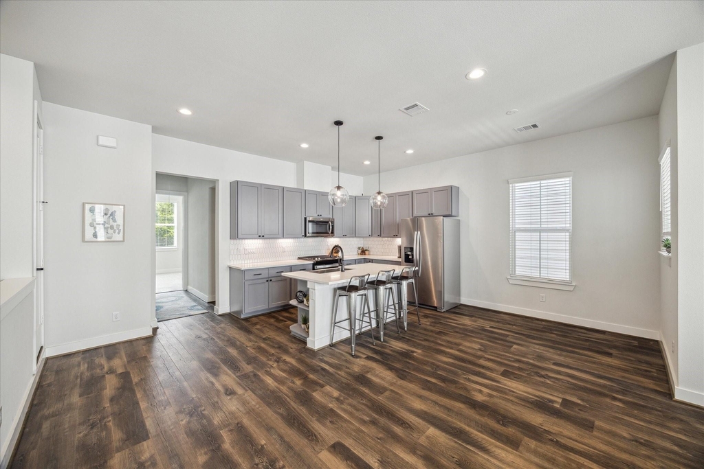 5723 White Magnolia Street - Photo 3