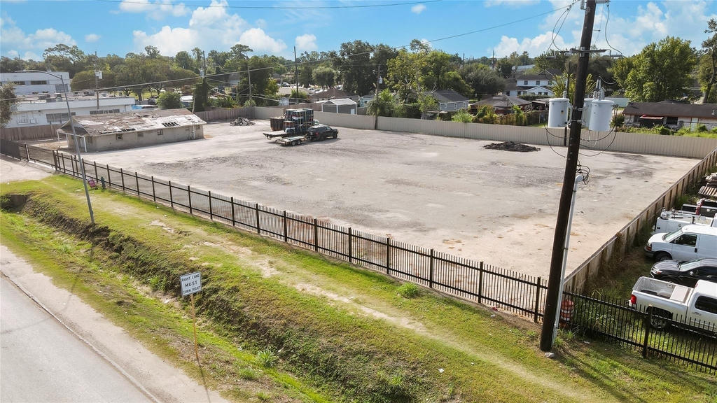10215 Tanner Road - Photo 2