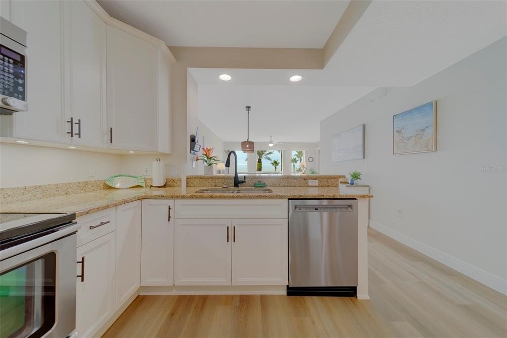 16700 Gulf Boulevard - Photo 9