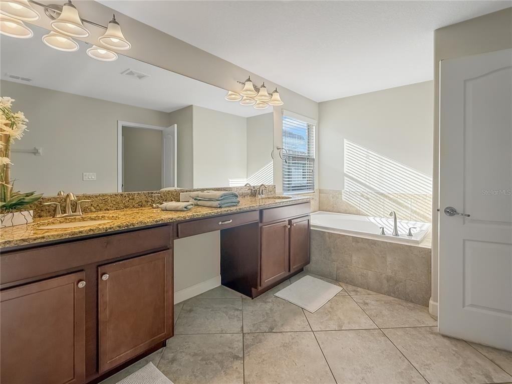 2942 Buccaneer Palm Road - Photo 15