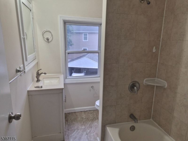 510 E 7th St - Photo 6