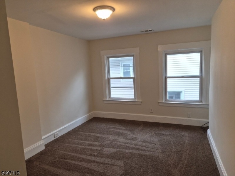 510 E 7th St - Photo 4