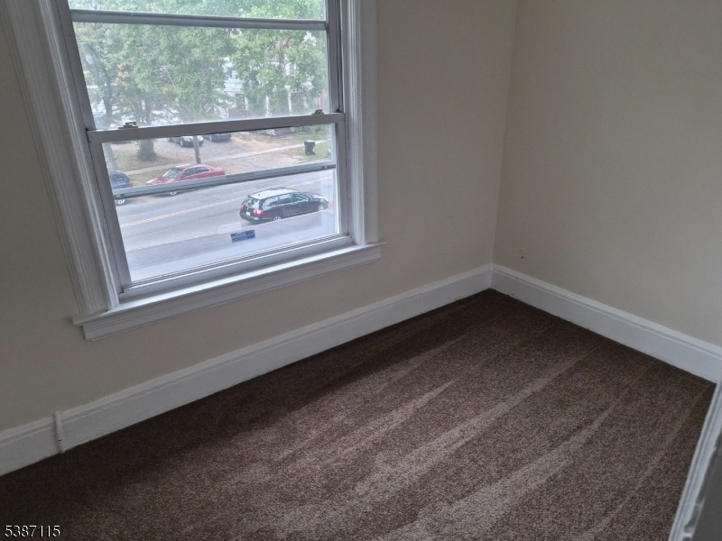 510 E 7th St - Photo 3